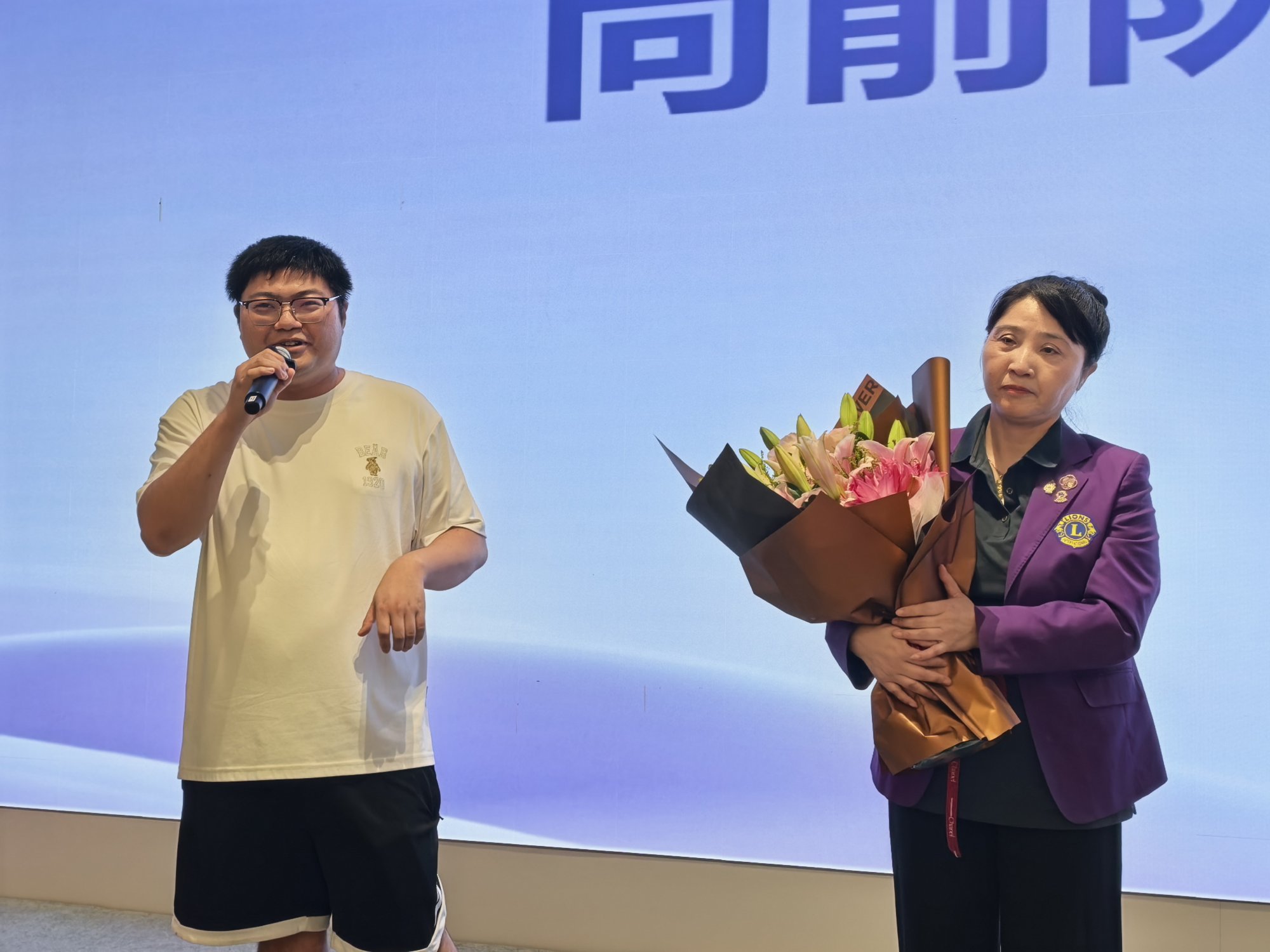 照片