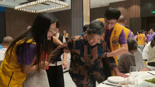 照片